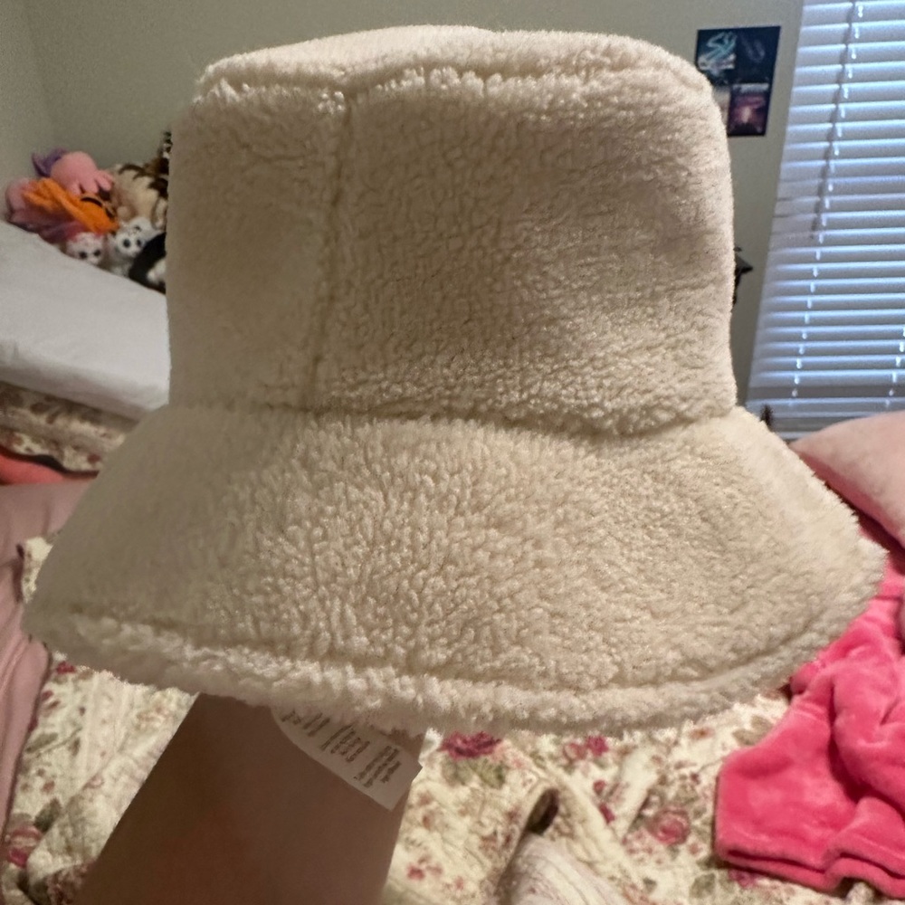 JustFab Fuzzy Winter Bucket Hat